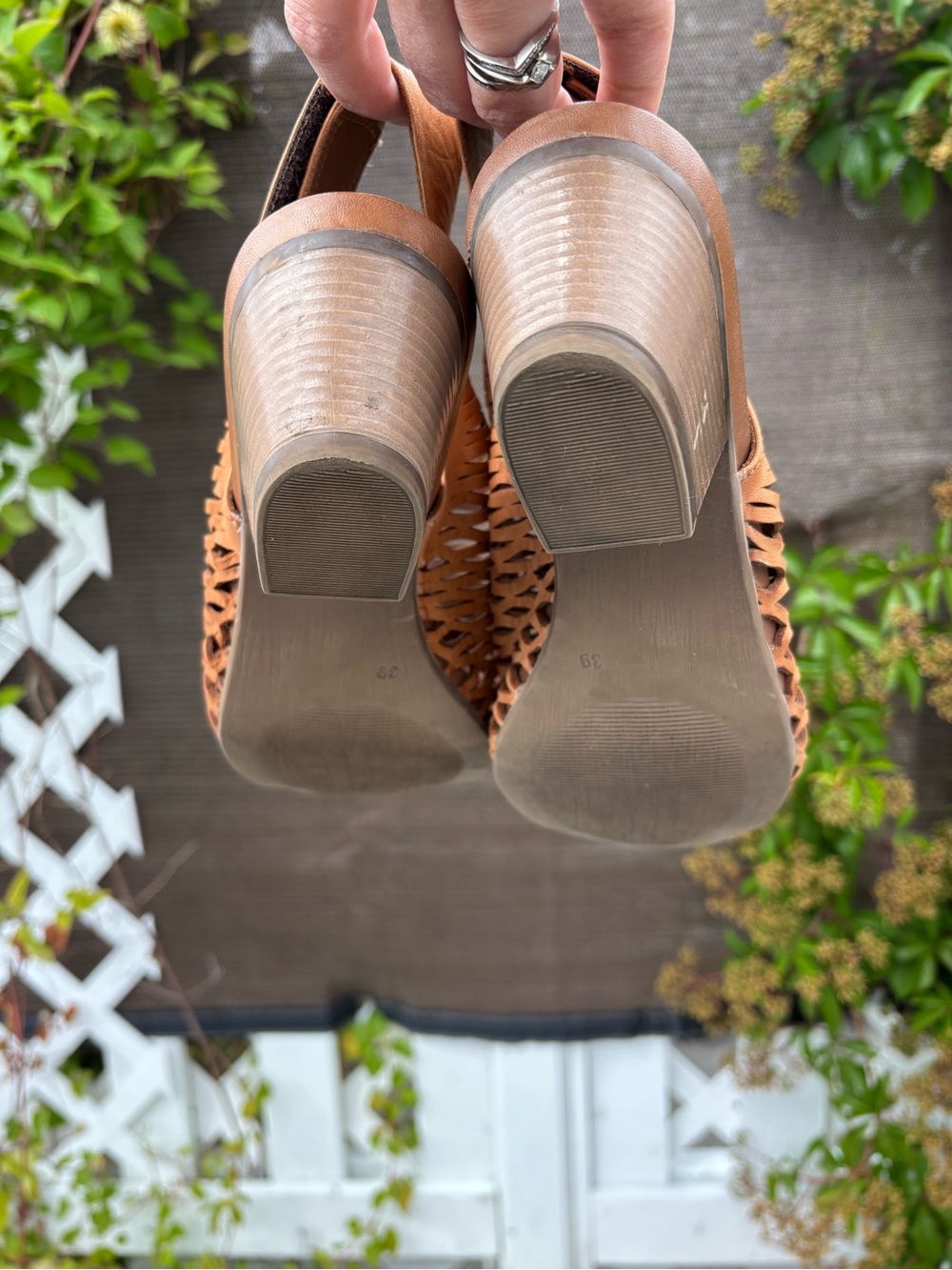 Bueno Women's Cognac Lacey Slingback Sandals - Picture 8 of 10